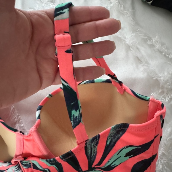 Bikini - Picture 3 of 6